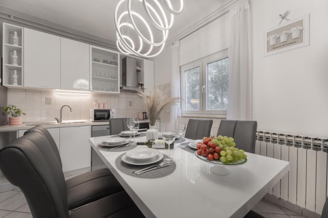 Apartment Lana Vidikovac *